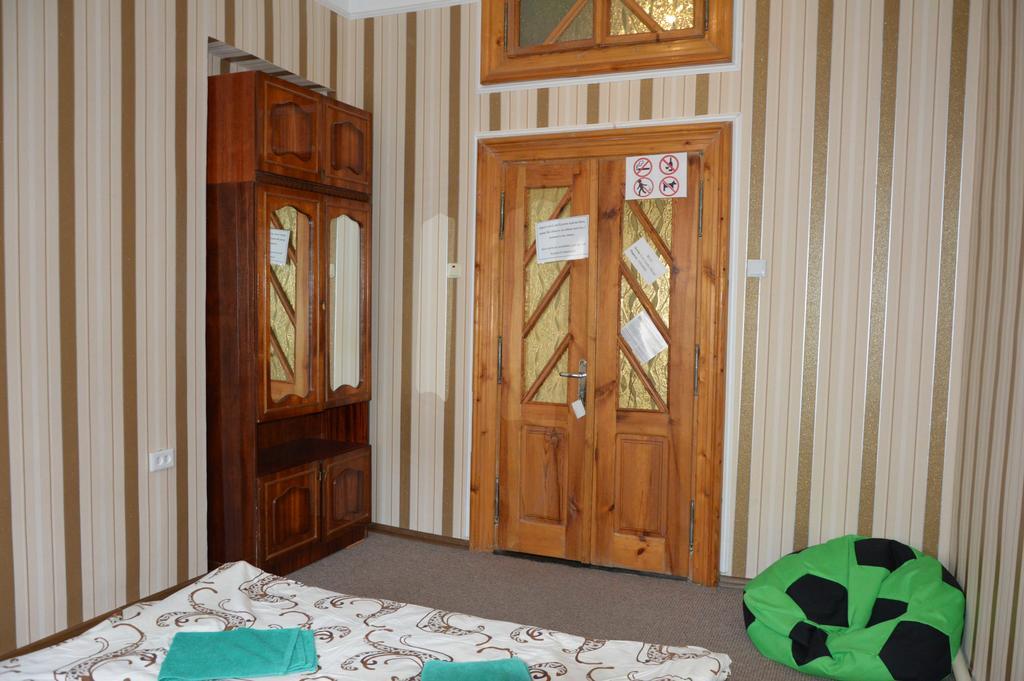 Lviv Lucky Hostel ภายนอก รูปภาพ