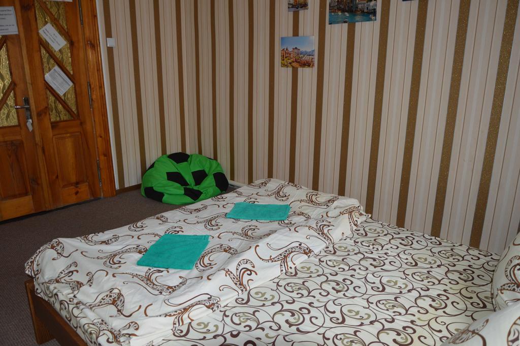 Lviv Lucky Hostel ภายนอก รูปภาพ