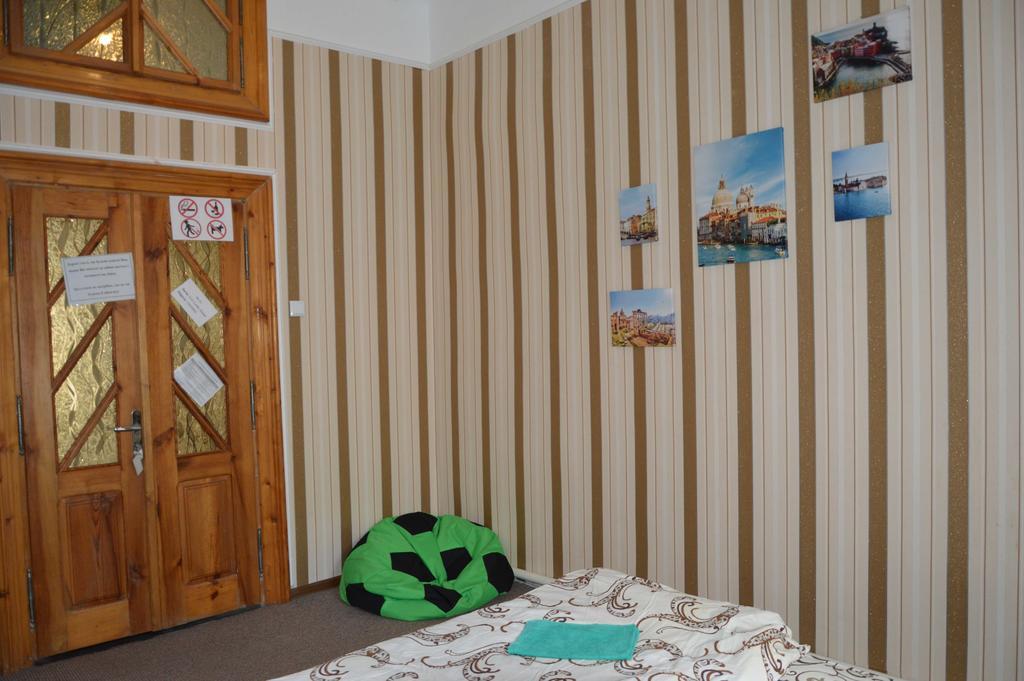 Lviv Lucky Hostel ภายนอก รูปภาพ