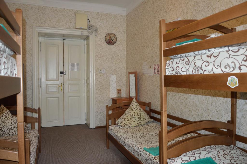 Lviv Lucky Hostel ภายนอก รูปภาพ